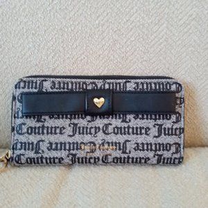Classic Juicy Couture waller, six slots for credit cards, change purse zipper